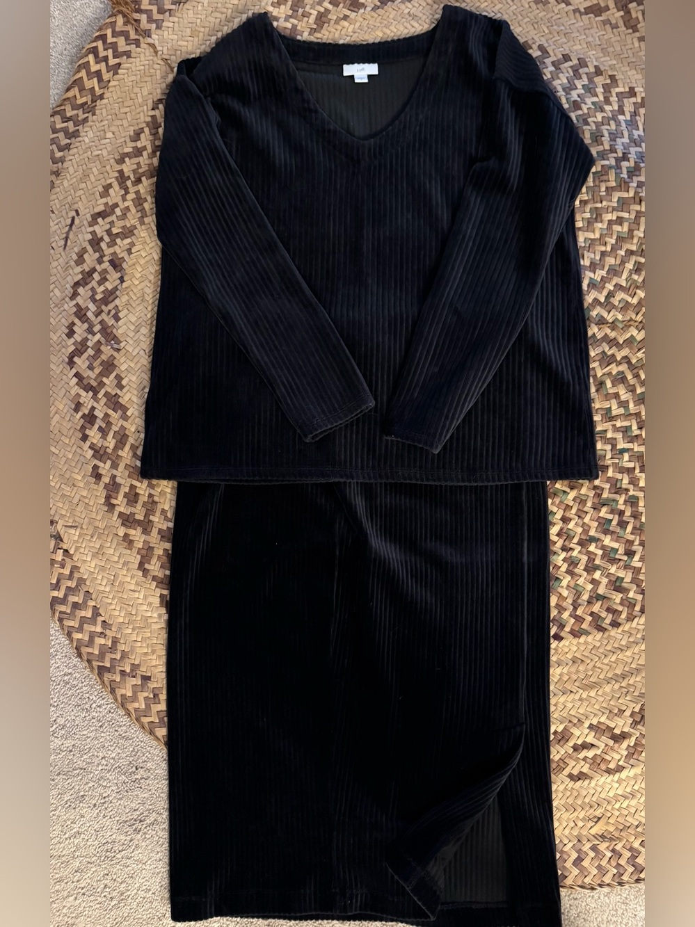 J. Jill Ribbed Velour Top and Skirt Set in Dark Navy - Size Medium